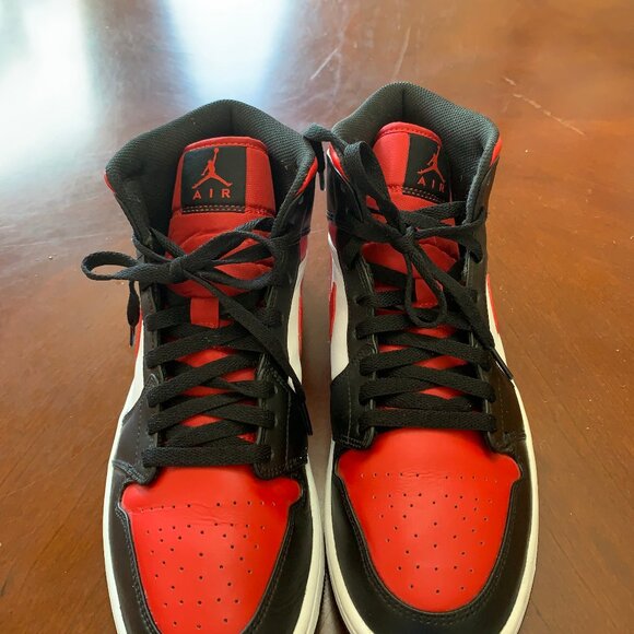 Nike Air Jordan 1  Mid 'Bred Toe'  Swoosh  Sneakers Sz.11.5 - Picture 4 of 7